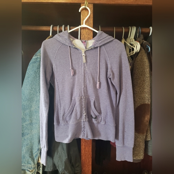 TNA Tops - 🪴BOGO FREE🪴 TNA HOODIE SIZE SMALL